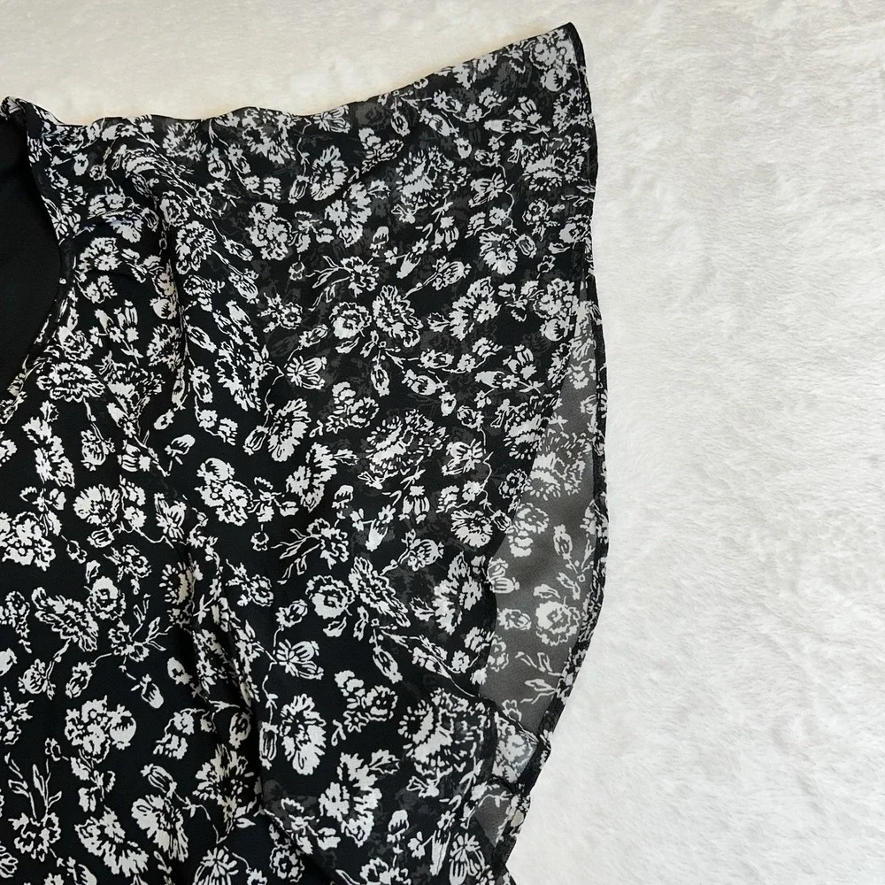 HALOGEN, Plus 3X, Black White‎ Flutter Sleeve Split Neck Top Floral Blouse, NWT - Picture 10 of 14